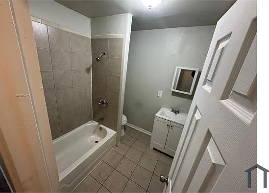 46 Fabyan Pl #1 — Photo 4