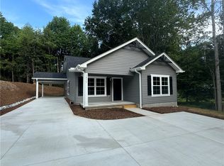301C Shadybrook Dr, Walhalla, SC 29691