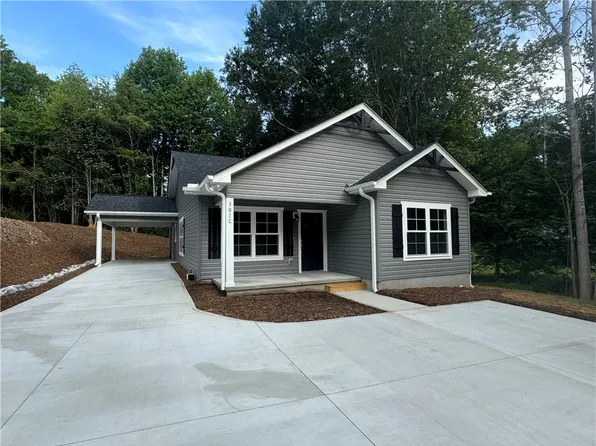 301C Shadybrook Dr, Walhalla, SC 29691