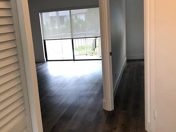 5th image of 8290 Lake Dr APT 241