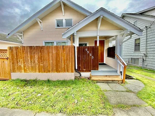 4 bed, 1.5 bath, 1100 sqft, $2,940 — Photo 1