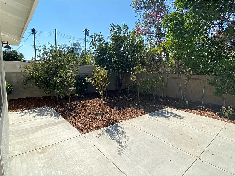 7711 Van Noord Ave — Photo 14