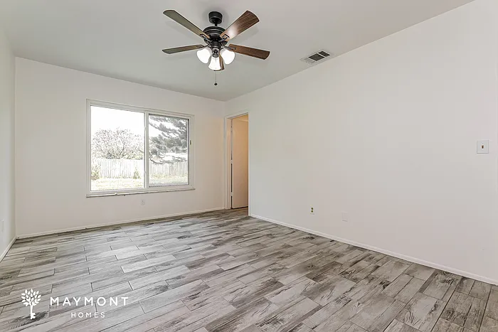 2132 SE Shelter Dr — Photo 9