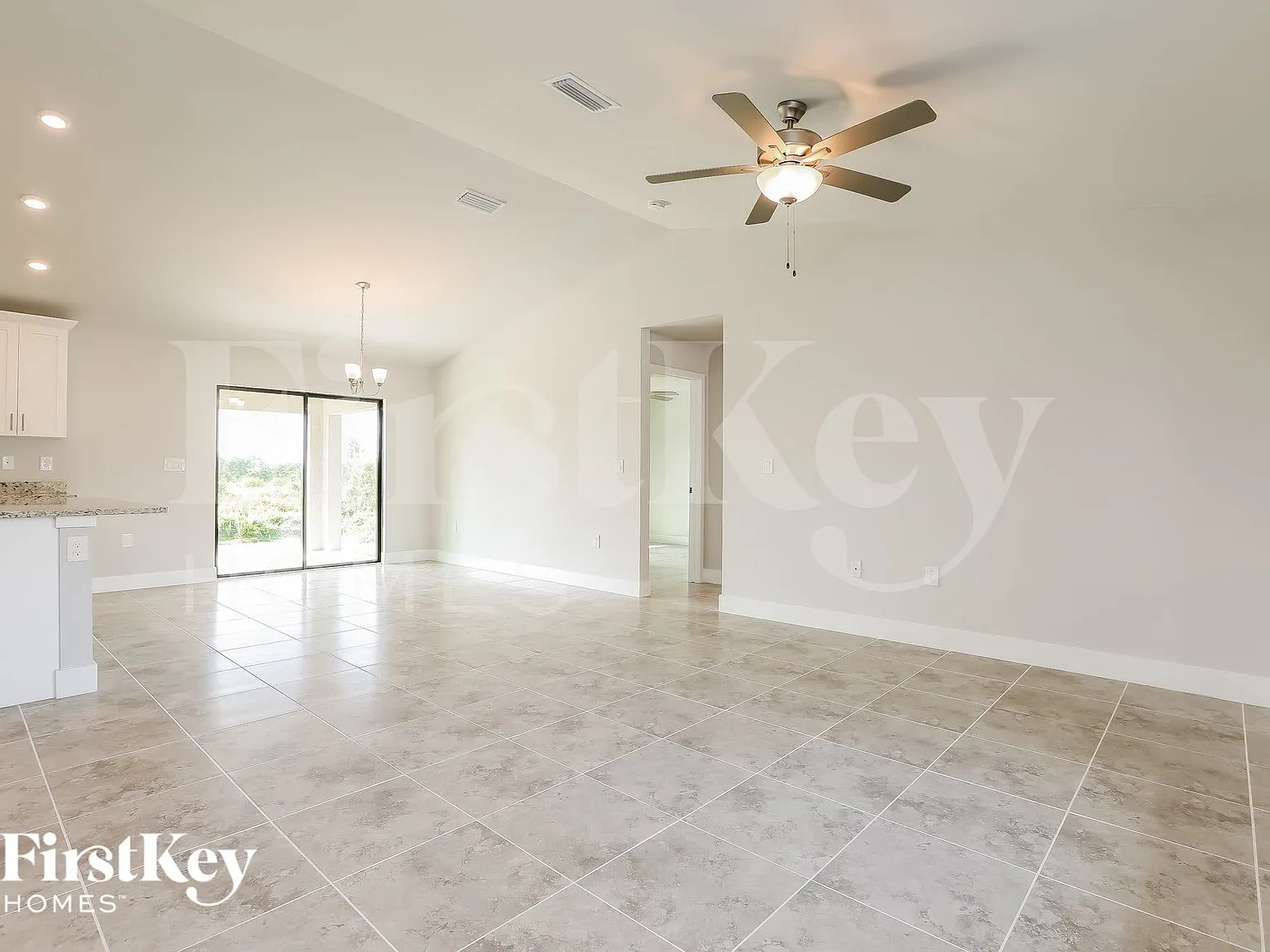 3 bed, 2.0 bath, 1519 sqft, $2,015 — Photo 3
