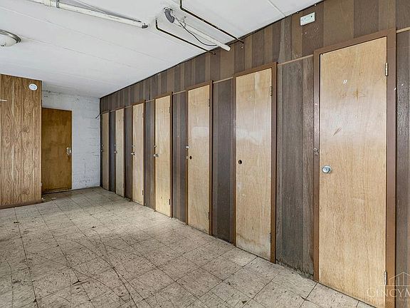 5th image of 5206 Montgomery Rd