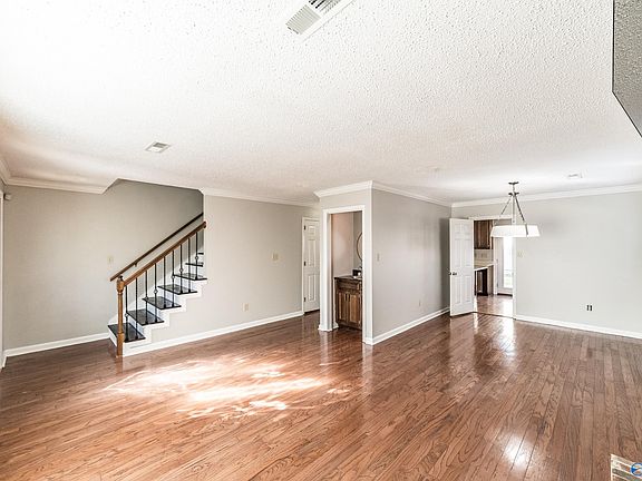 3rd image of 6950 Steeplechase Dr NW