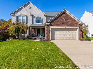 2453 Black Horse Dr NE, Grand Rapids, MI 49505