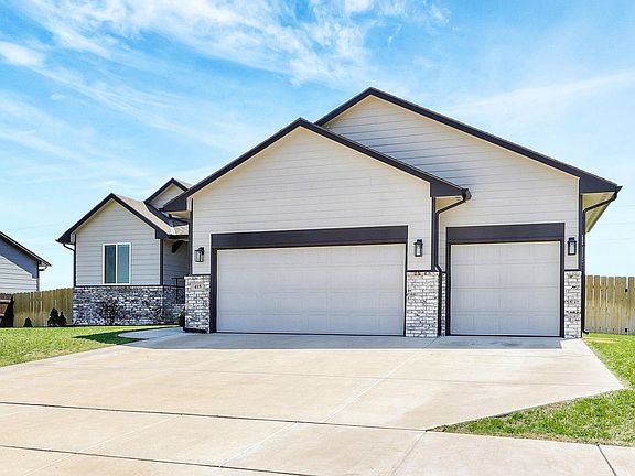 3rd image of 415 Aurora Ct