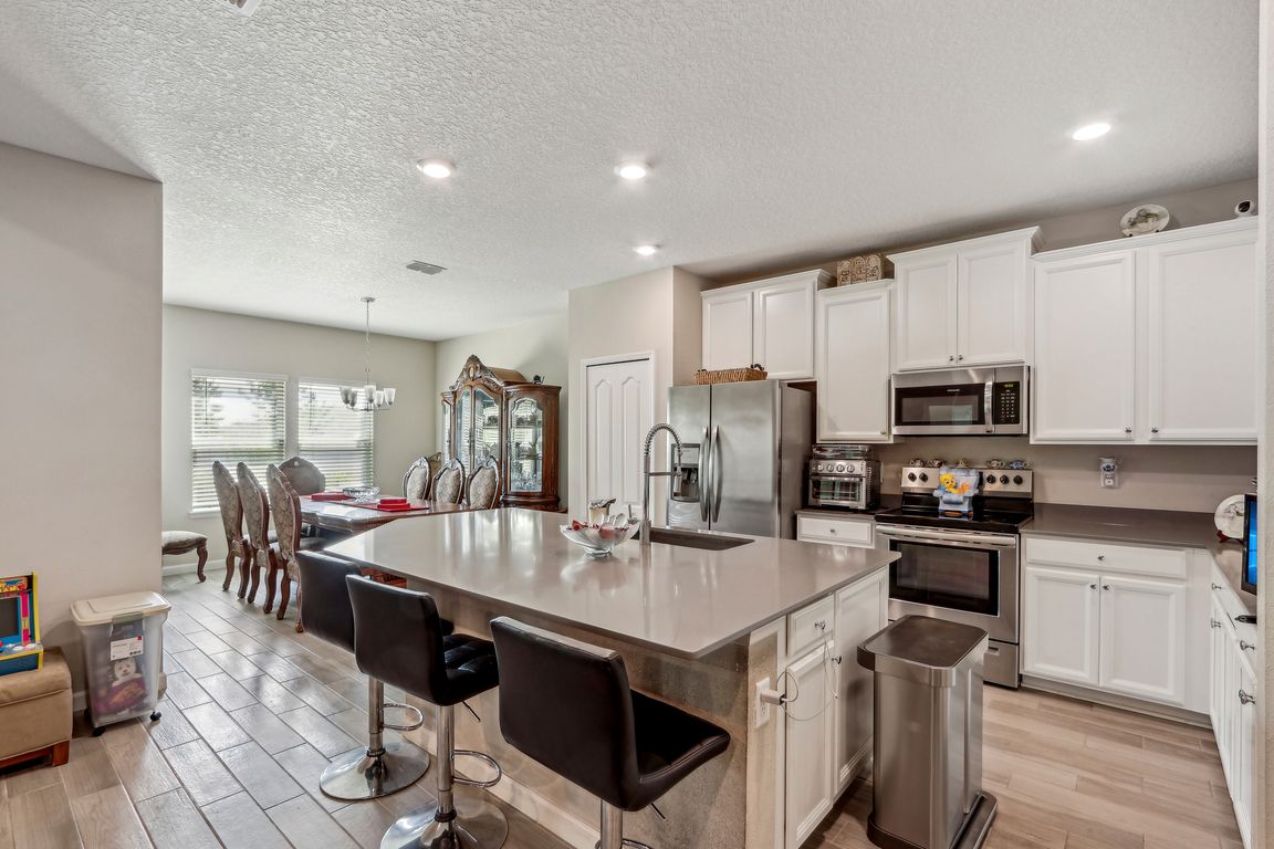 next background image