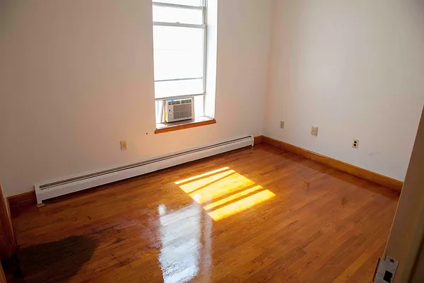 Rented by The Ambassador Realty Group | media 20