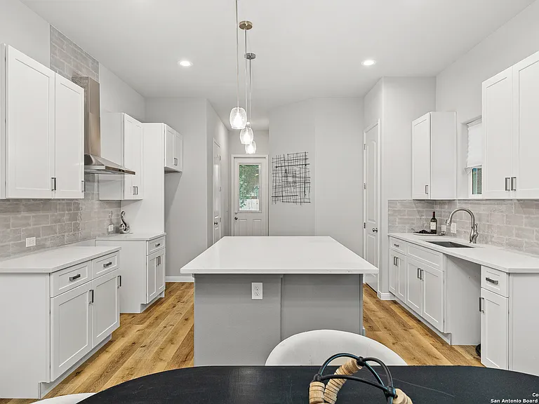505 Linden Ave — Photo 14