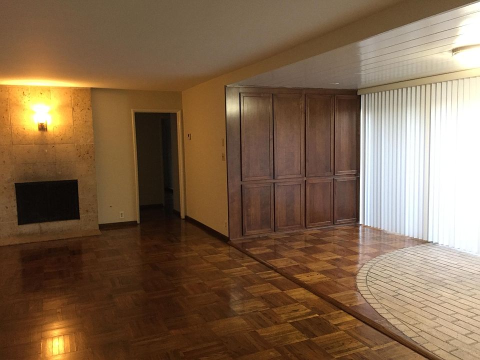 1st image of 990 Cynthia Ave