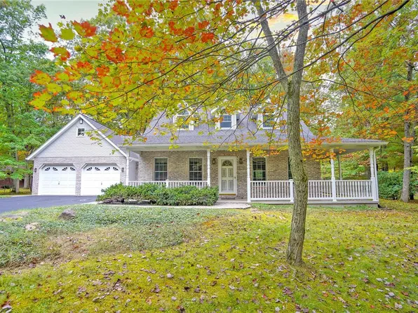 193 Lake Dr, Nesquehoning, PA 18240