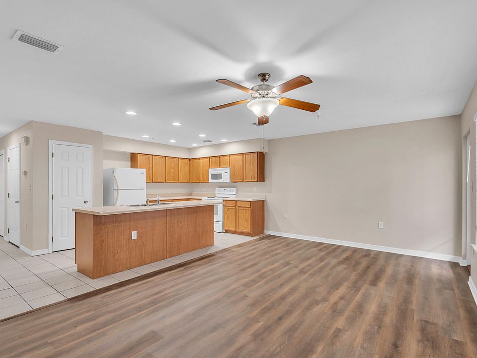 1st image of 16 Woodham Ave #102