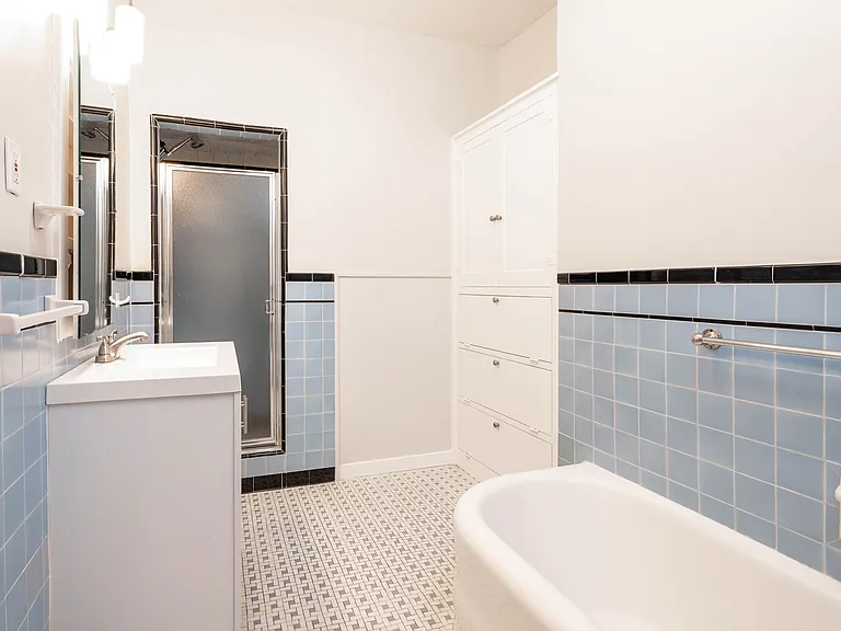 1842 Jefferson St #205 — Photo 5
