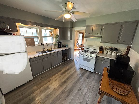 3rd image of 47 Vine St #2