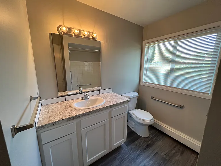 445 Shawmut Blvd NW — Photo 8