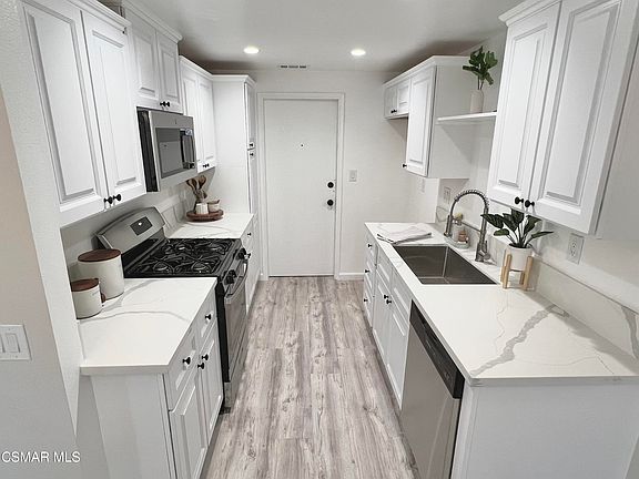 2nd image of 2424 Chandler Ave Unit 3