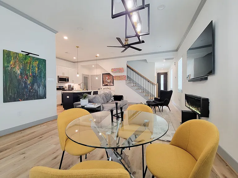 6520 Couch St — Photo 12