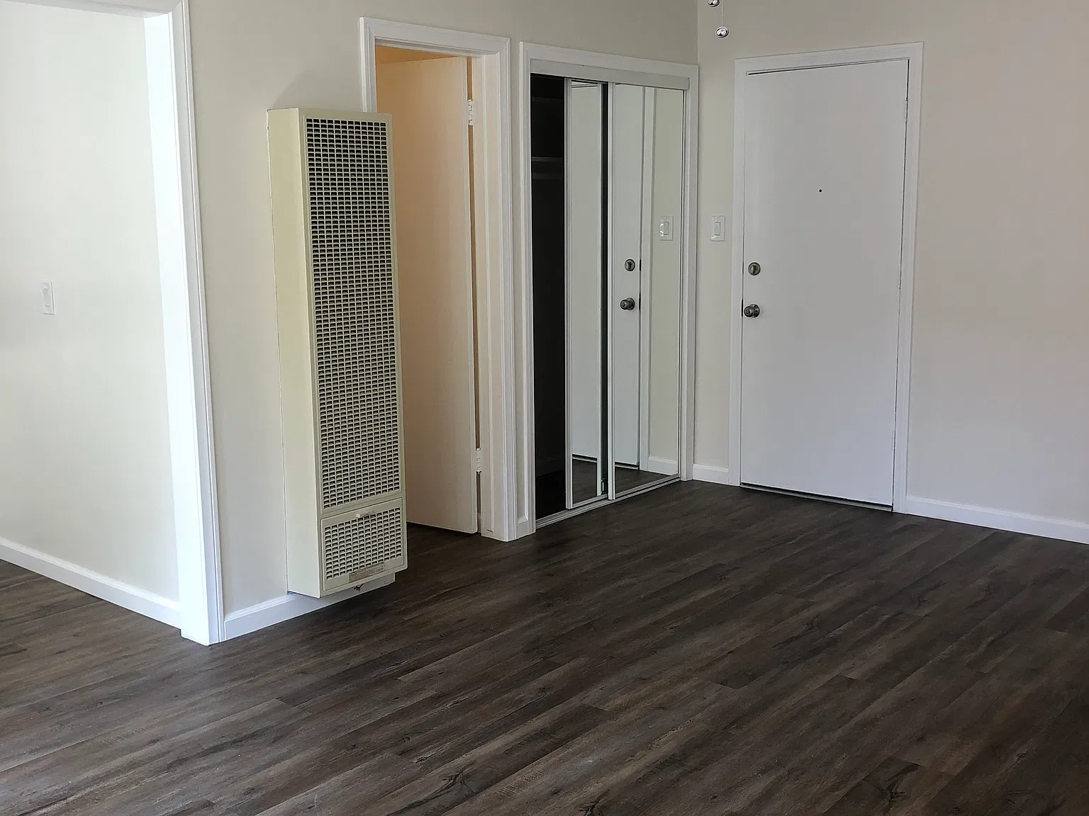 2890 Leeward Ave — Photo 3