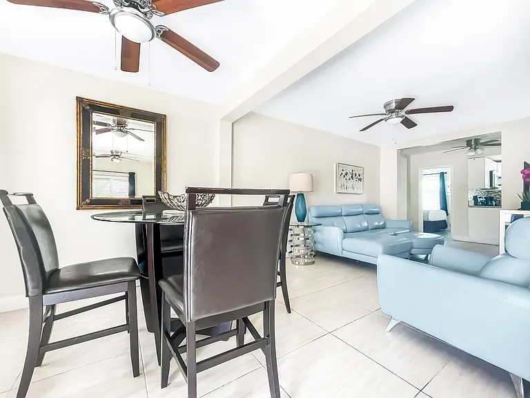 1803 N Ocean Dr #2 — Photo 2