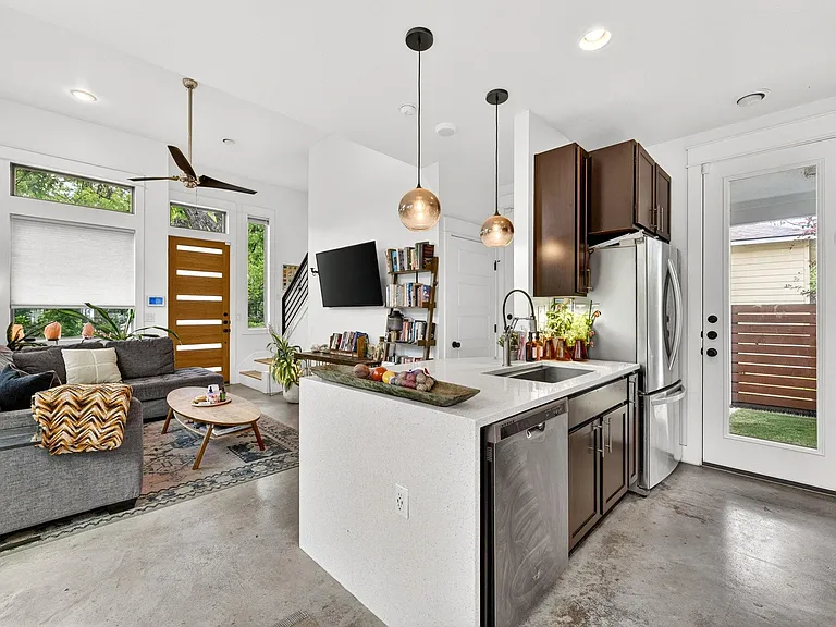 2601 Willow St #B — Photo 10