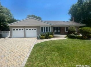 44 Steven Pl, Smithtown, NY 11787