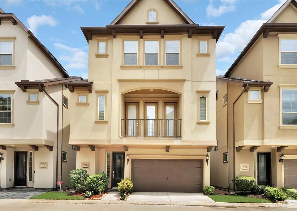1st image of 12253 Oxford Crescent Cir