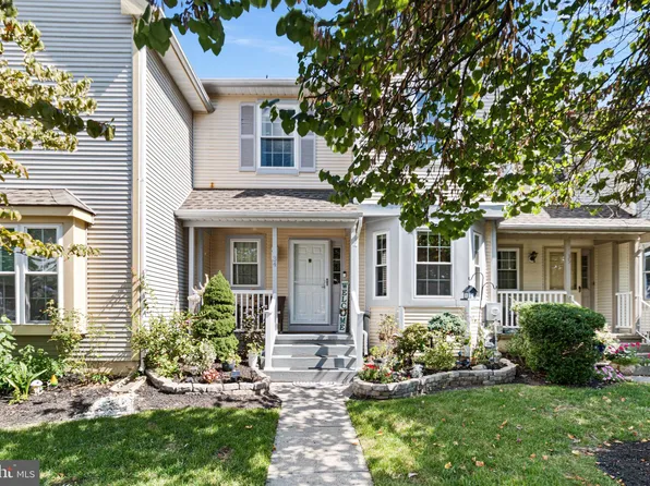 34 Stanwyck Ct, Robbinsville, NJ 08691