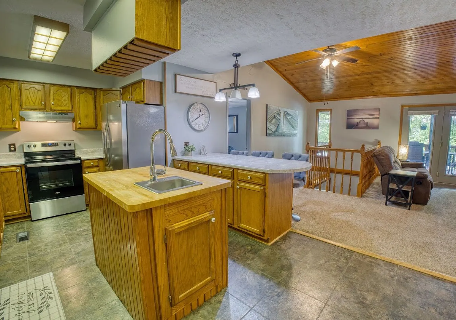 Monthly Waterfront Cabin with Slip — Photo 1
