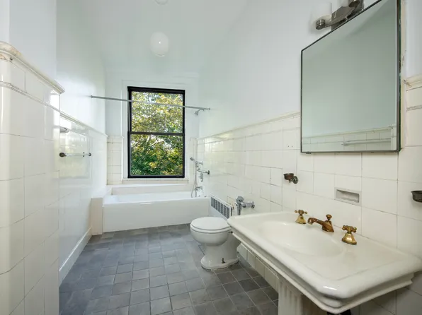 299 Riverside Drive image 7 of 14