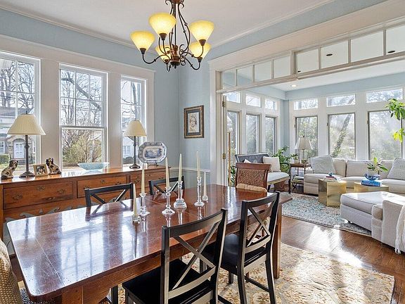 4th image of 2309 Fairview Rd