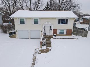 1680 Chippendale Rd, Hoffman Estates, IL 60169