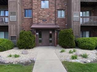 15801 Peggy Ln APT 1, Oak Forest, IL 60452