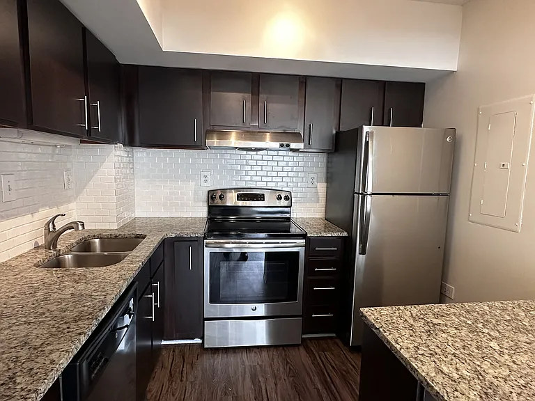 Wesley Townsend Apartments at Buckhead — Photo 73