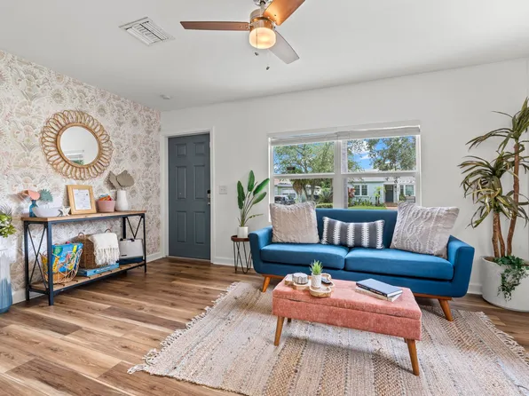 827 Nathan Hale Road, West Palm Beach, FL 33405