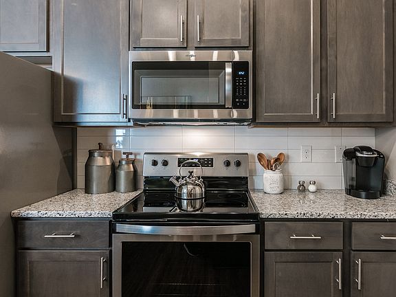 3rd image of 120 Vintage Foxland Dr APT F310