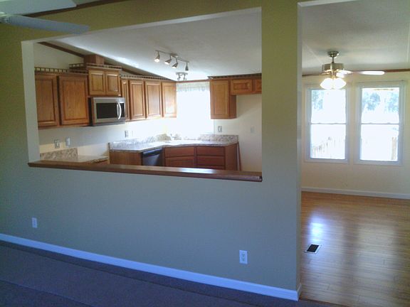 2nd image of 120 Thompson Ln