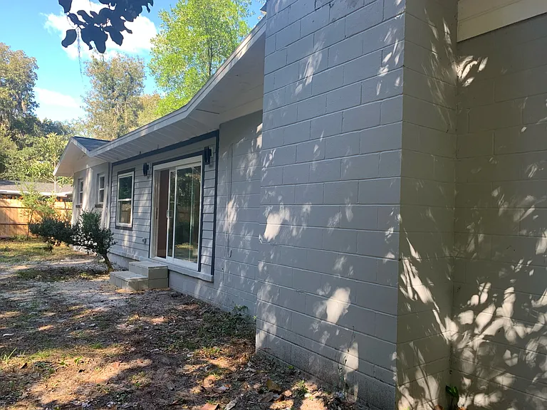 3705 SW 6th Pl — Photo 16