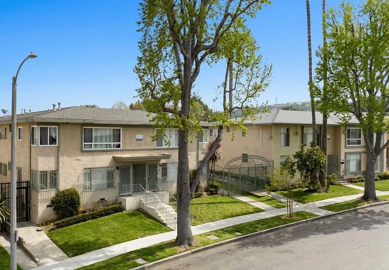 1 bed, 1.0 bath, 700 sqft, $1,725 — Photo 1