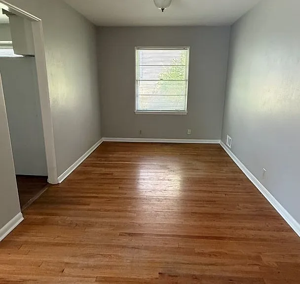 1300 E 7th St — Photo 5