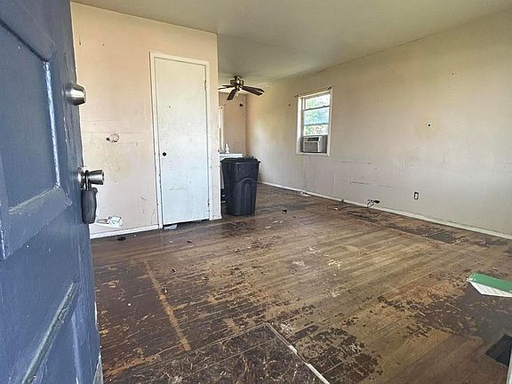 4th image of 3341 Maryland Ave