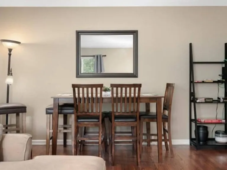 1717 Rockne Dr — Photo 6