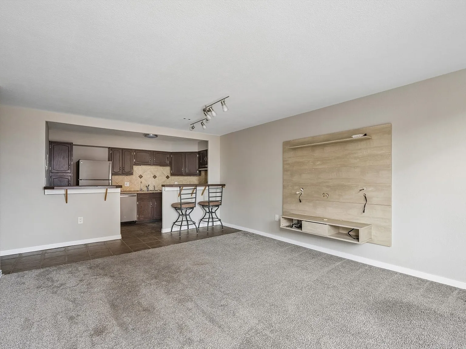 1 bed, 731 sqft, $1,775 — Photo 3