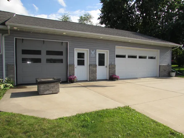 200 Kenzie St, Sherburn, MN 56171