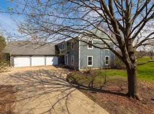 5552 Oak Grove Dr, Long Grove, IL 60047