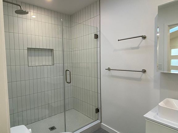 5th image of 1439 N Stanley Ave #1437