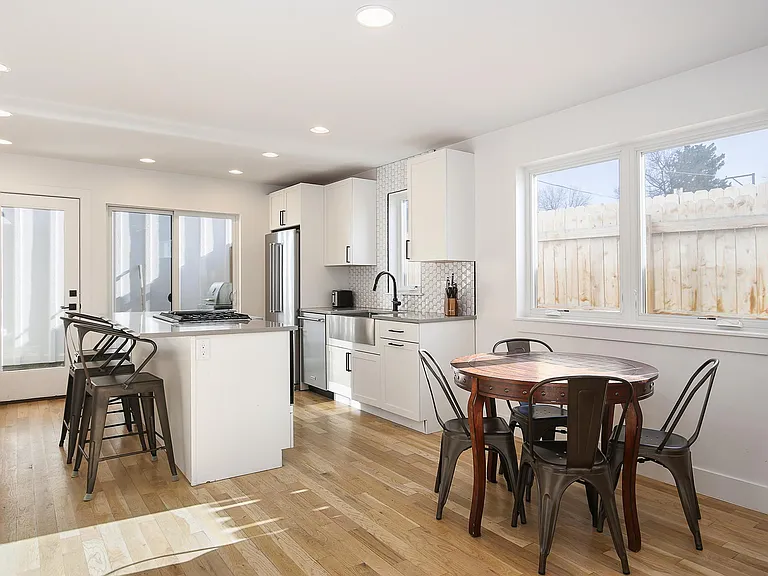 2134 S Josephine St — Photo 3
