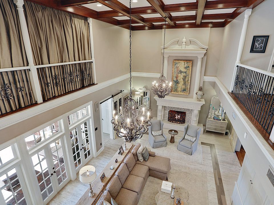 20 ft open living room