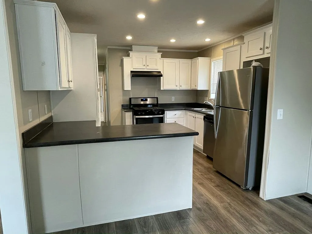 3 bed, 1152 sqft, $1,500 — Photo 2